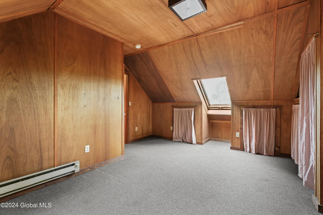 Photo of 680 Taborton Road
