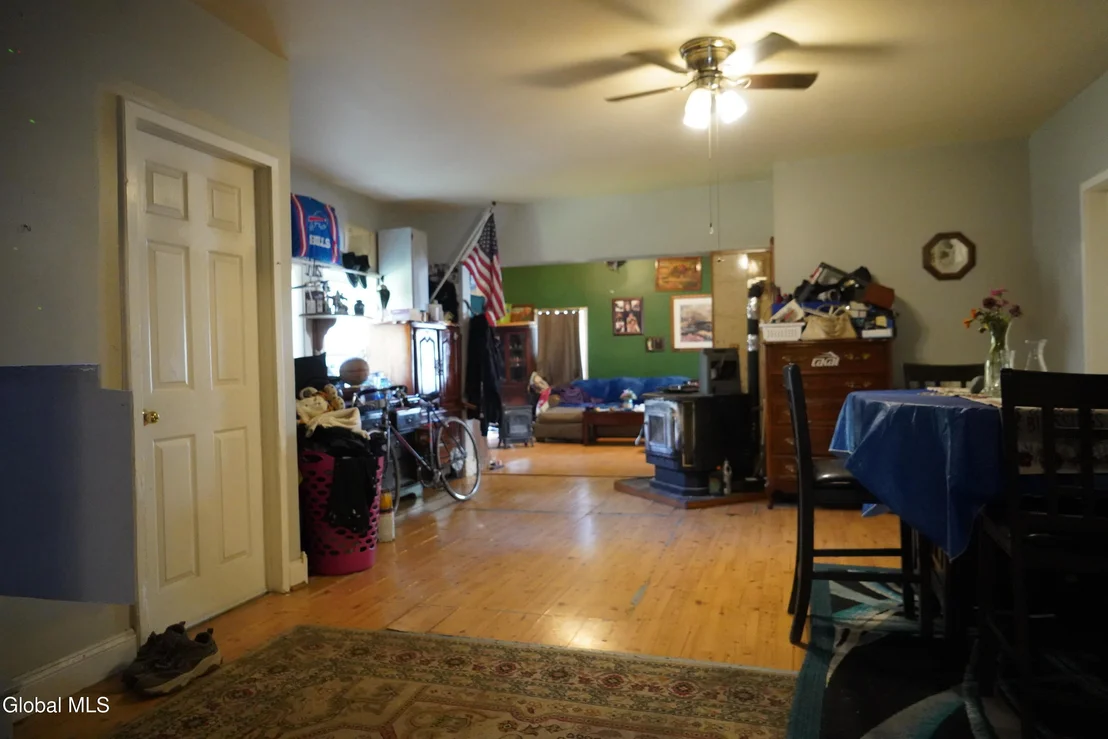 Photo of 552 Mountain Avenue