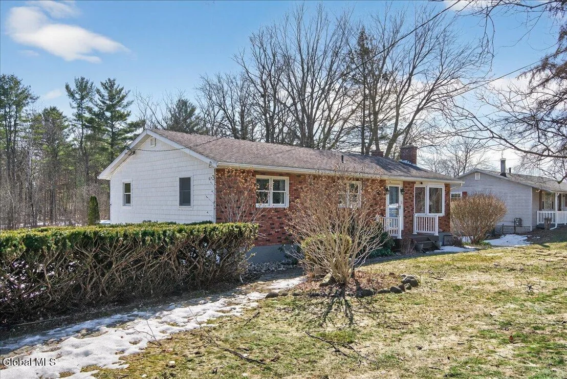 Photo of 221 Droms Road