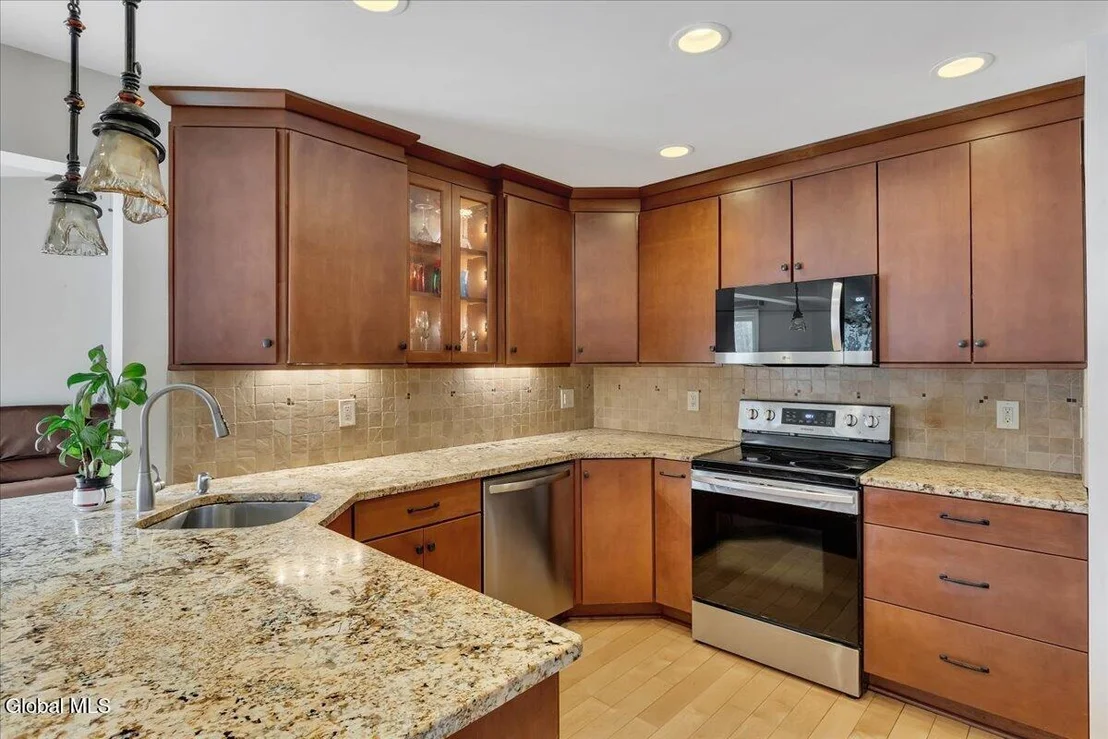 Photo of 128 Horizon Boulevard