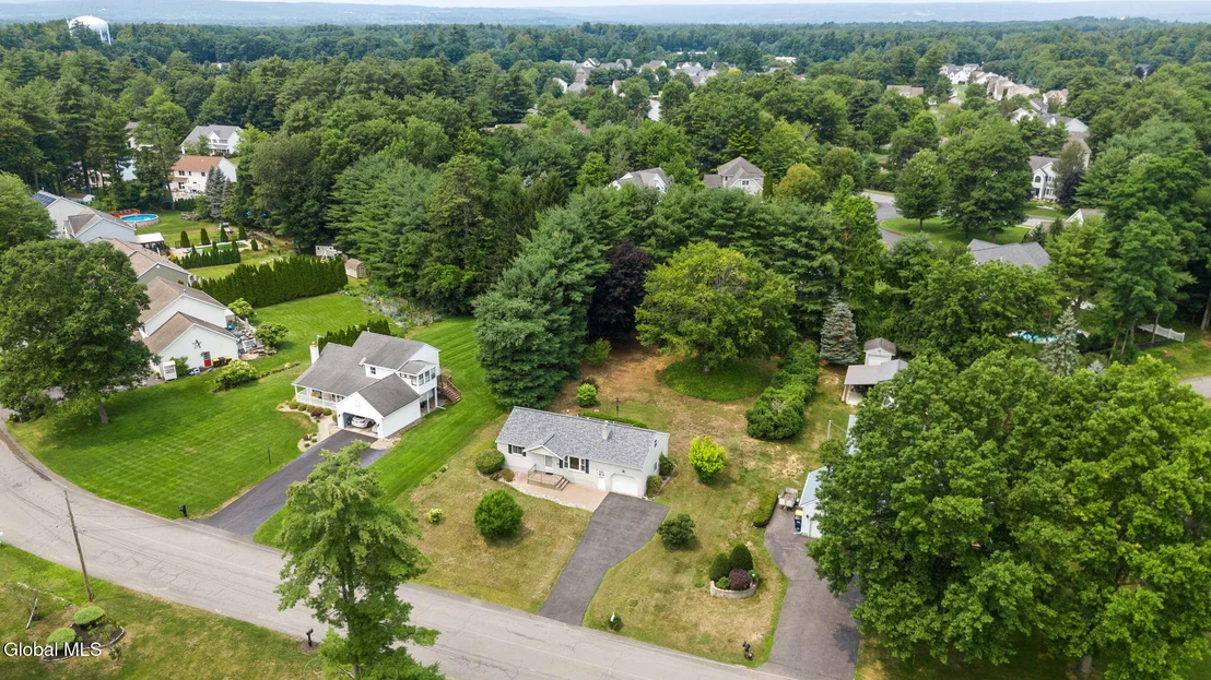 Photo of 2019 Debutante Manor