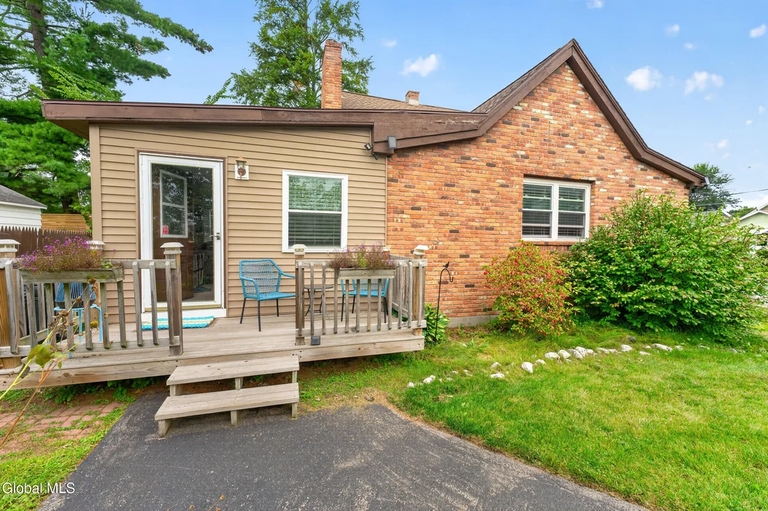 Photo of 341 Princetown Road