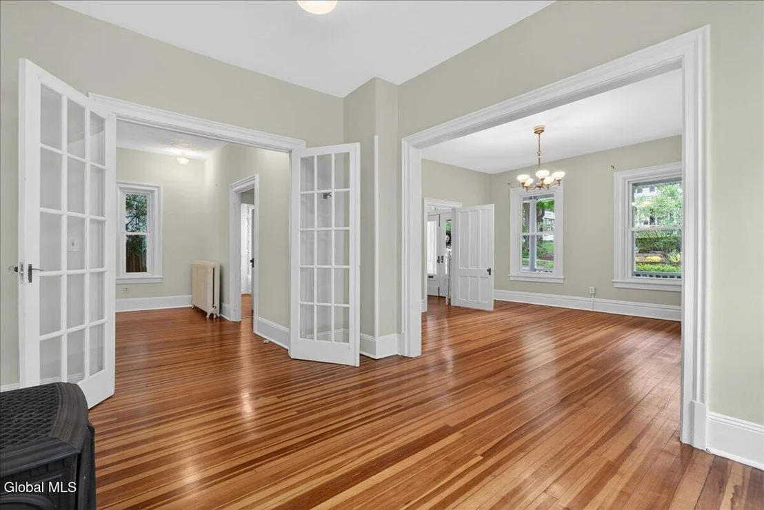 Photo of 121 Maple Avenue