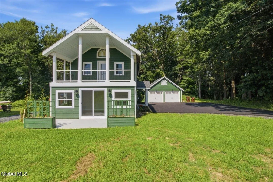 Photo of 335 Maple Road