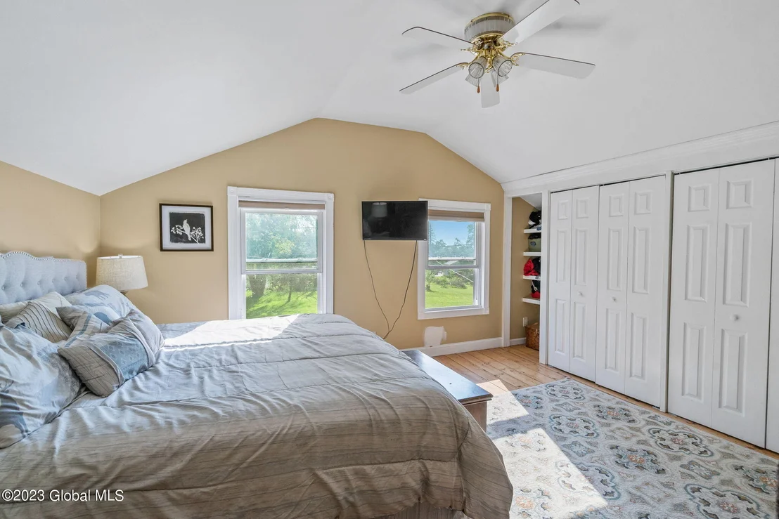 Photo of 207 Maple Avenue