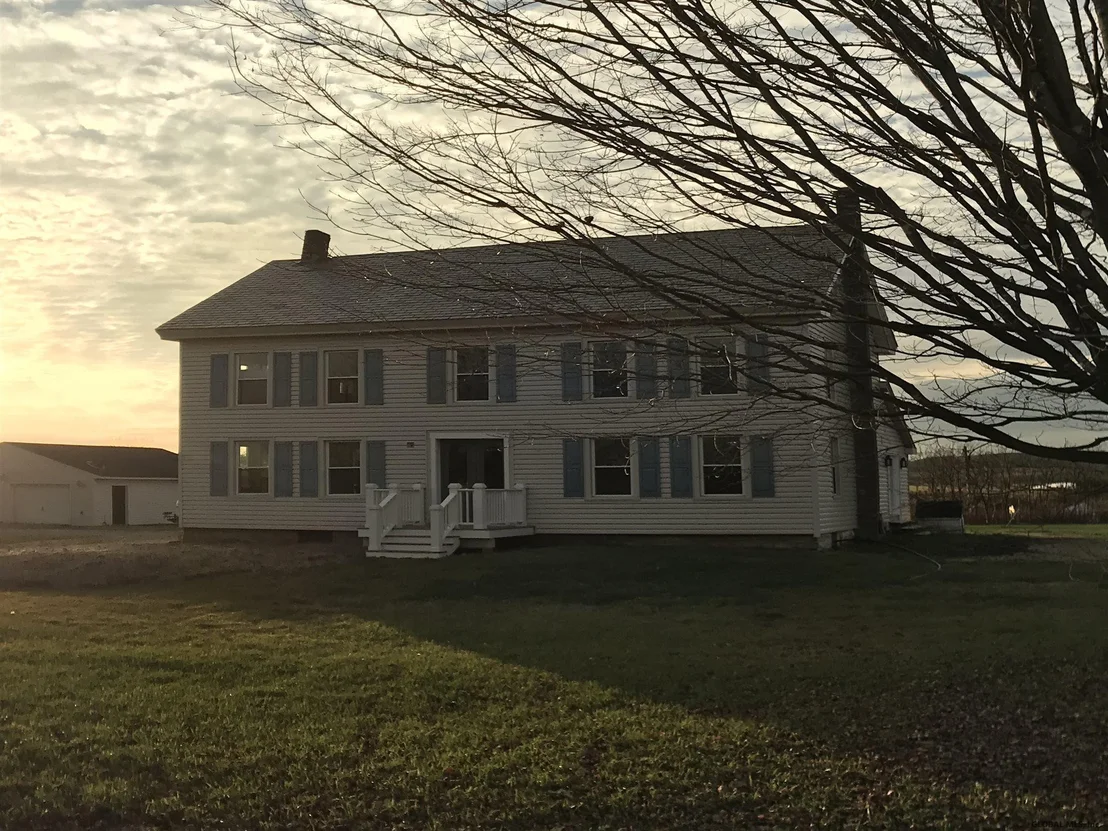 Photo of 1237 W RIVER Road