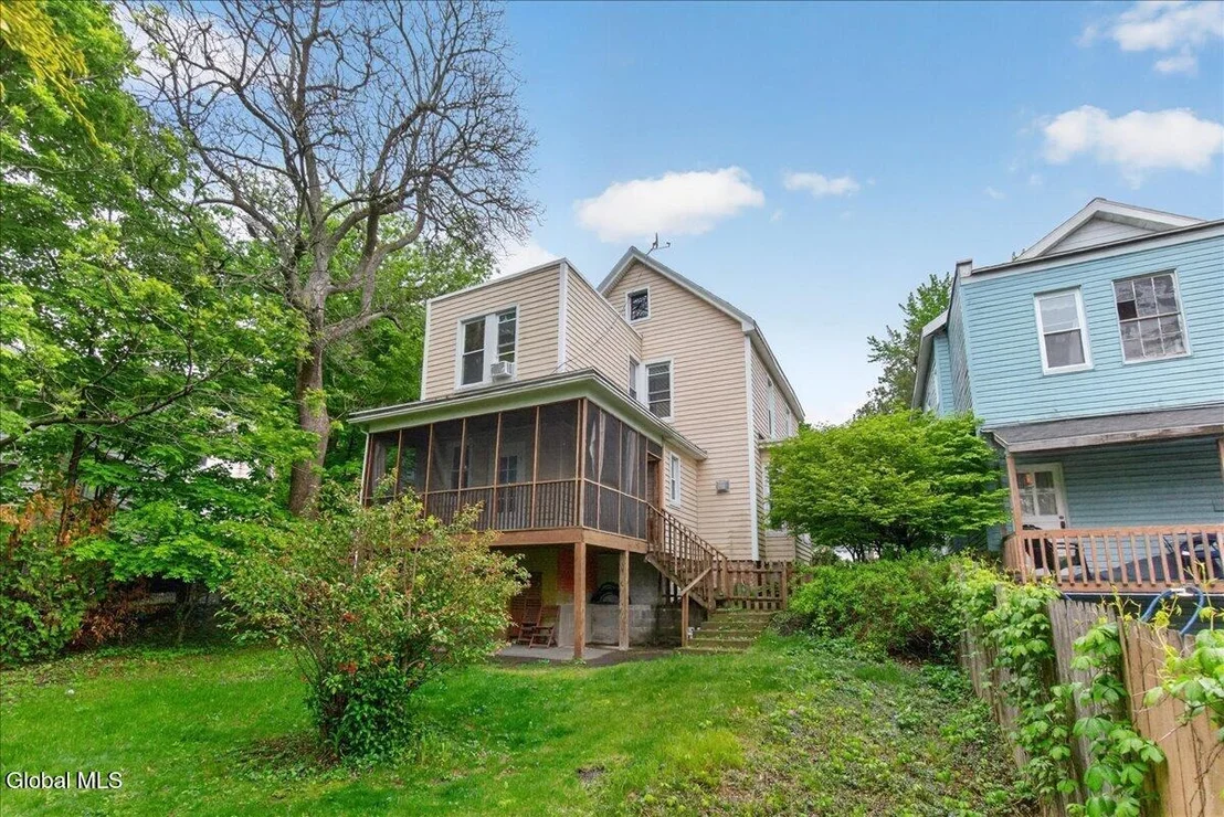 Photo of 121 Maple Avenue