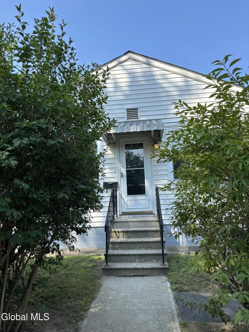 Photo of 1409 Fordham Avenue