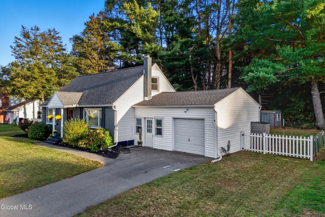 Photo of 105 Lake Drive