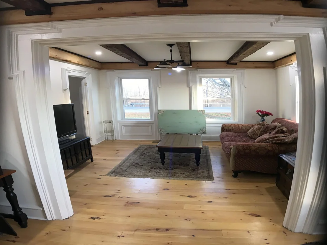 Photo of 1237 W RIVER Road
