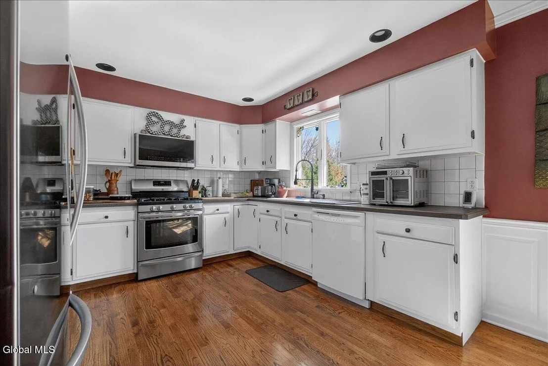 Photo of 221 Droms Road