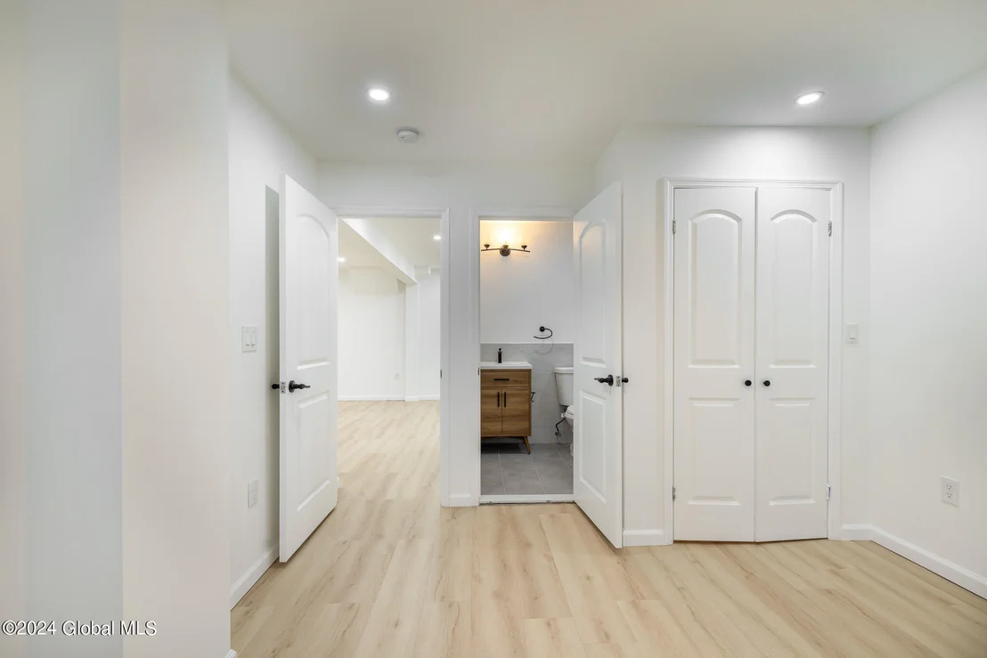 Photo of 1025 Peter Road