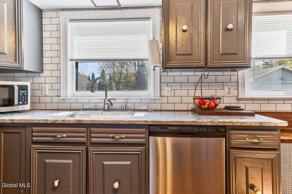 Photo of 2522 Van Dyke Avenue