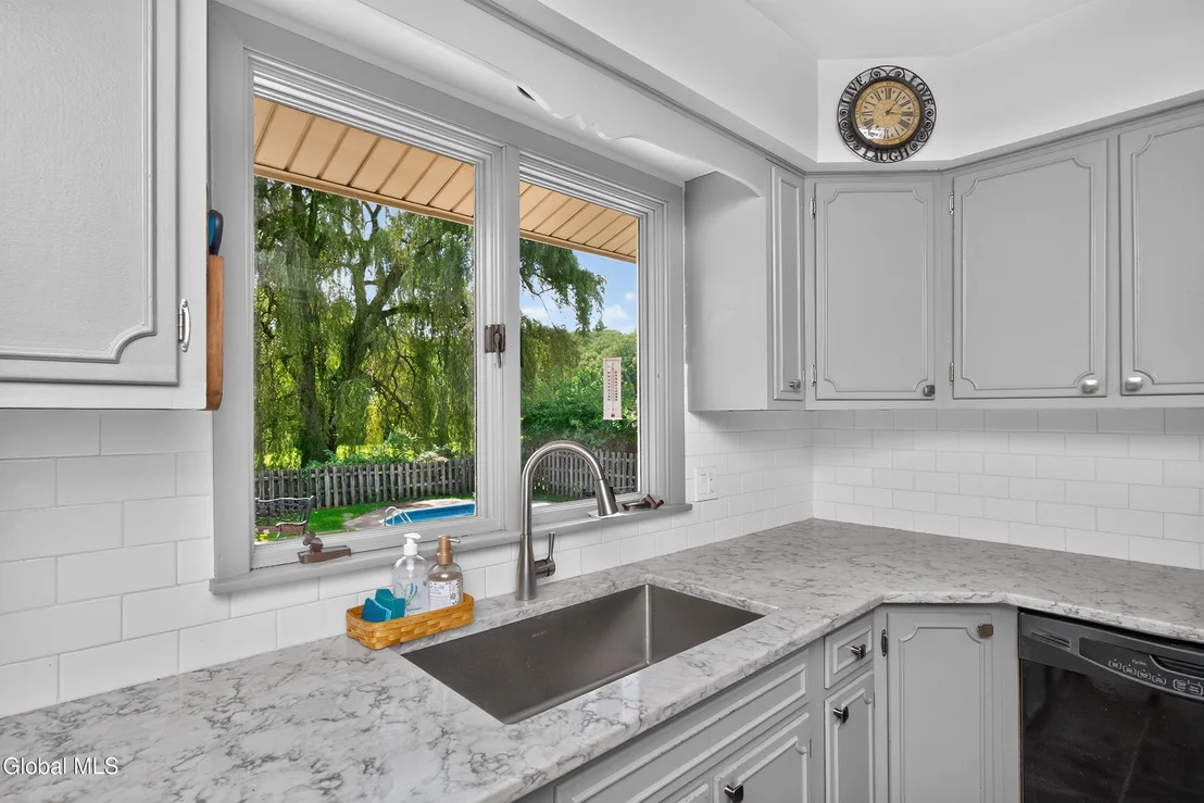 Photo of 137 Mammoth Spring Road