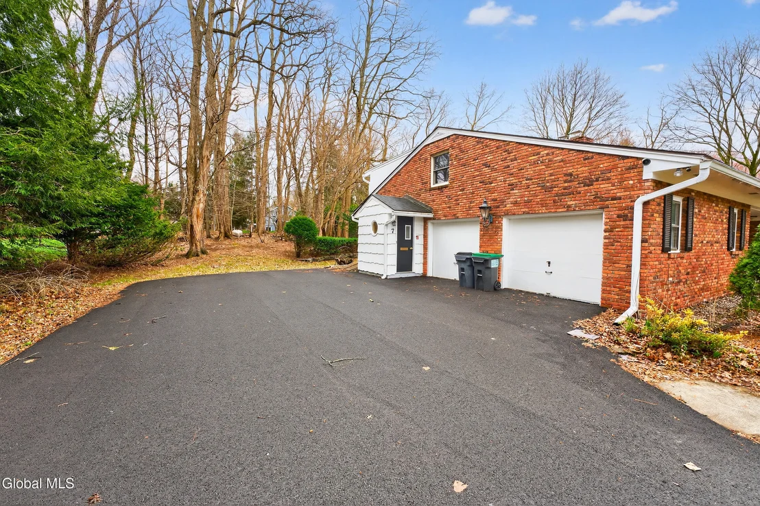 Photo of 7 N Maple Lane