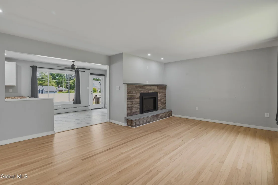 Photo of 10 Kasper Drive