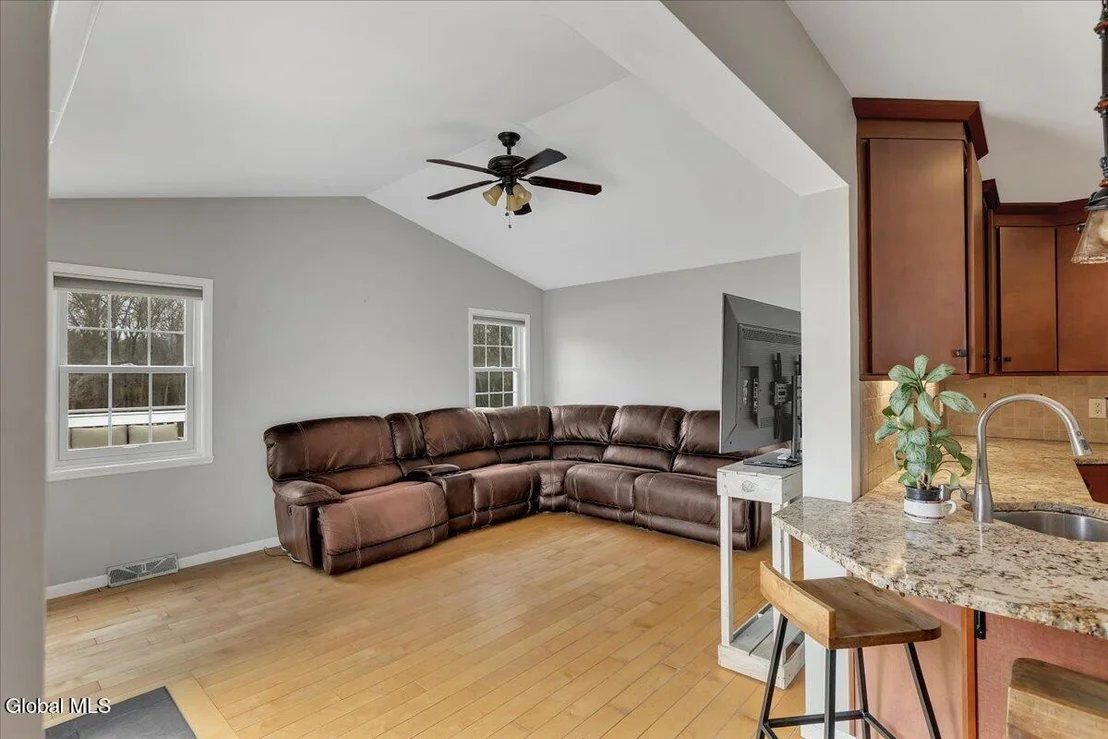 Photo of 128 Horizon Boulevard