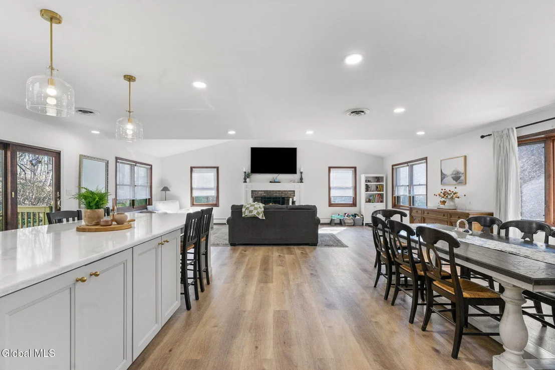 Photo of 19 Crown Point