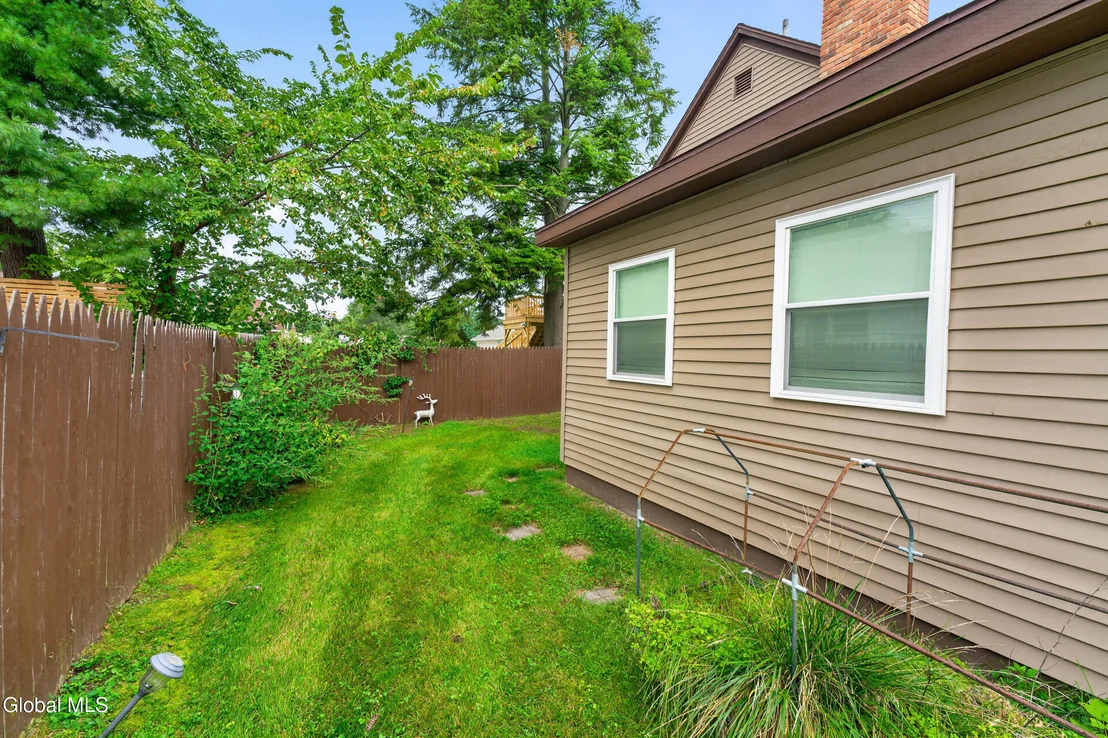 Photo of 341 Princetown Road