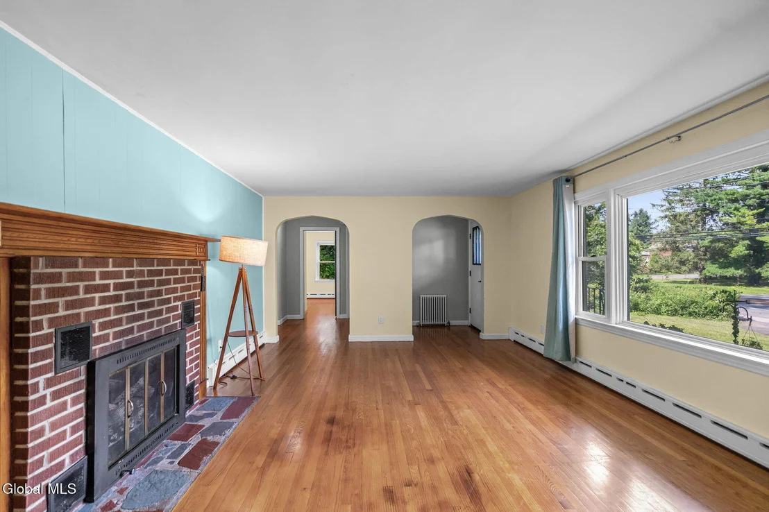 Photo of 3826 Carman Road