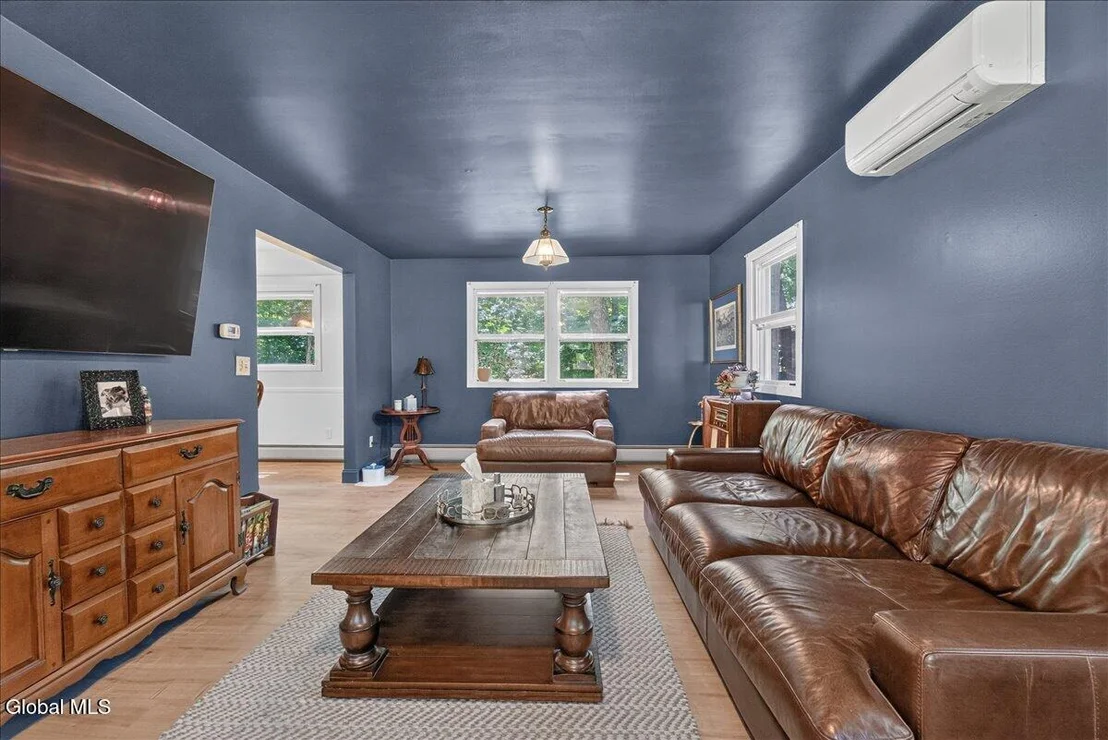 Photo of 8 Cypress Pt