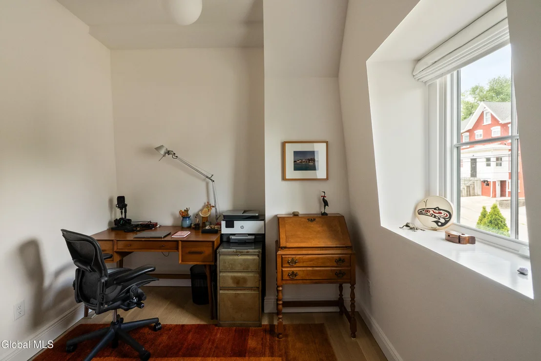 Photo of 33 Davis Street