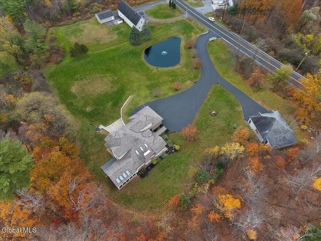 Photo of 1306 Putnam Road