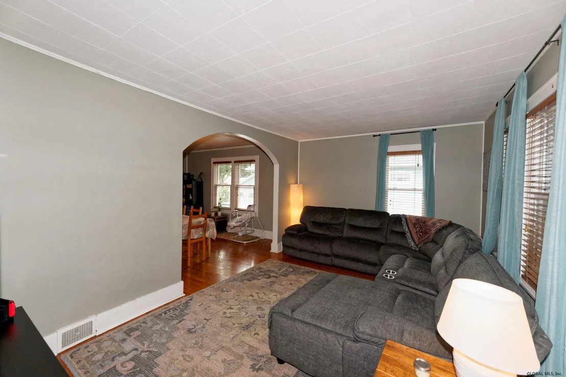 Photo of 308 SANDERS Avenue
