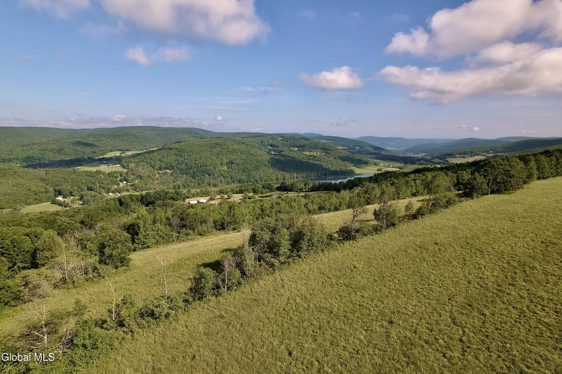 Photo of L-11 Earls Road