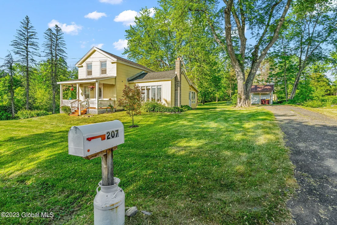 Photo of 207 Maple Avenue