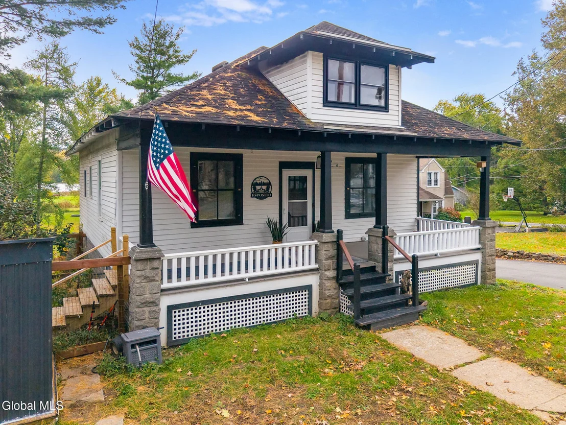 Photo of 246 Riverside Place