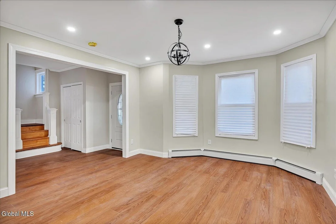 Photo of 27 Robinson Street