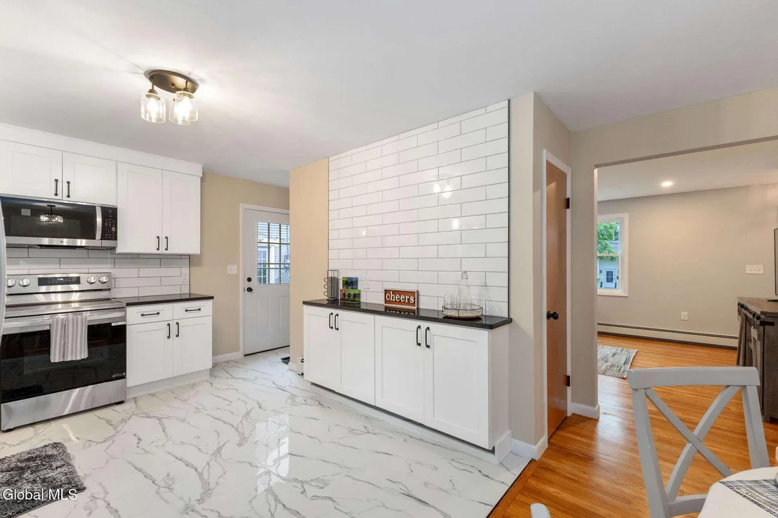 Photo of 34 Wolfert Avenue