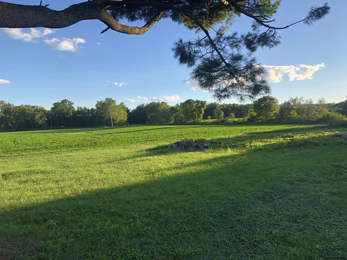 Photo of 1237 W RIVER Road