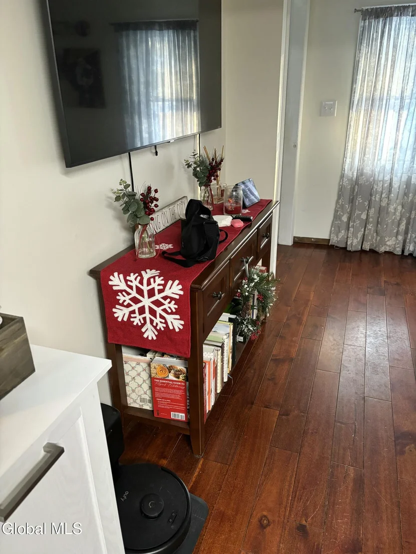 Photo of L27.112 King Road