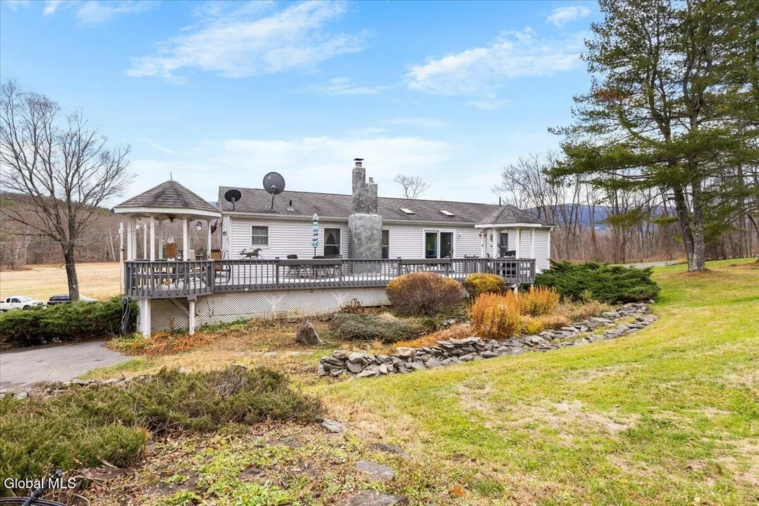 Photo of 858 Stone Bridge Road