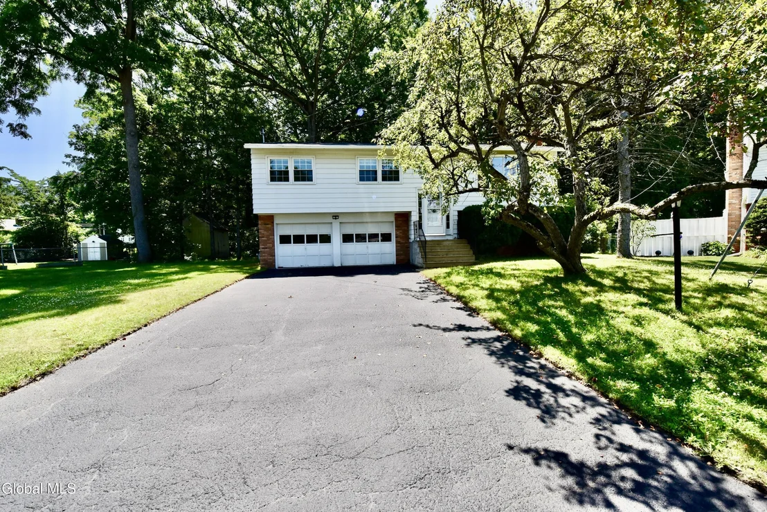 Photo of 4 Cedar Court