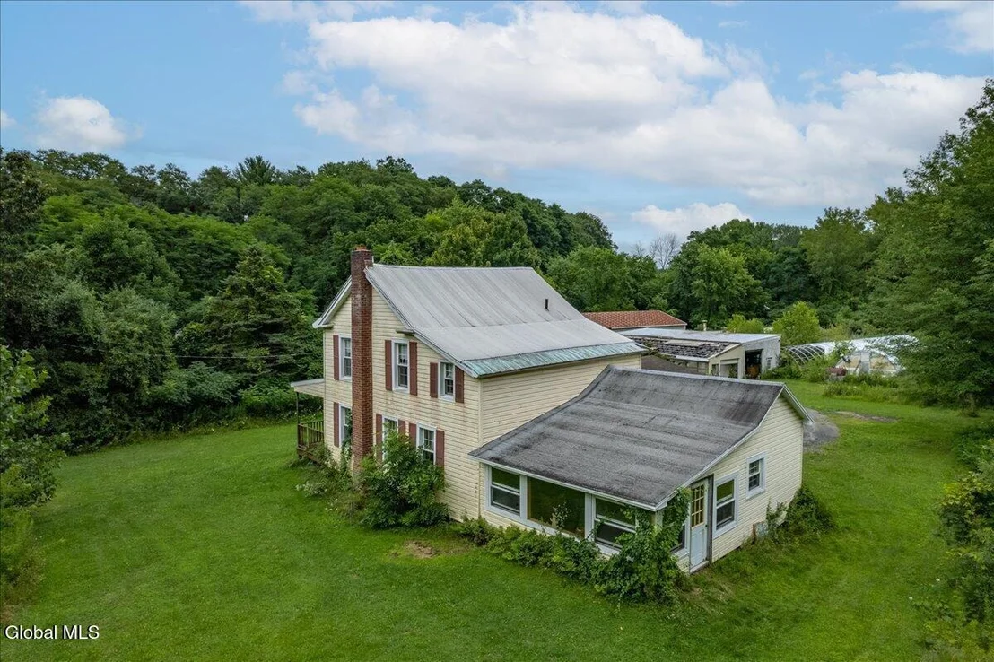 Photo of 4072 River Road