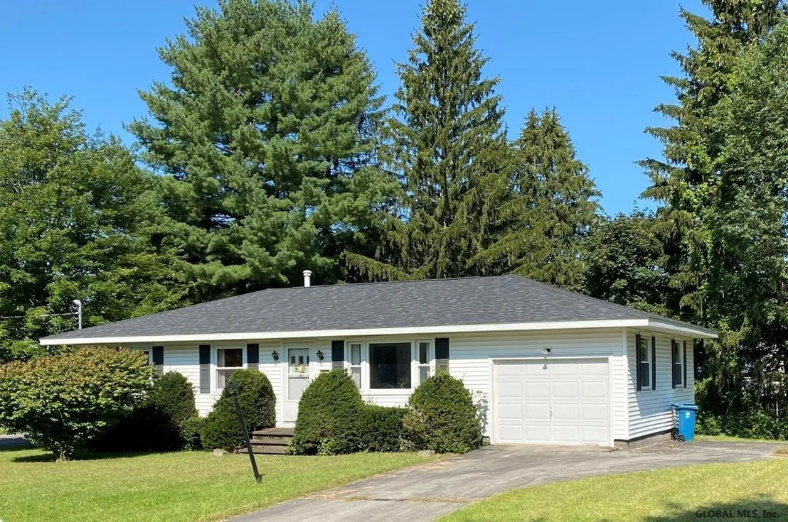 Photo of 51 MANCHESTER Drive