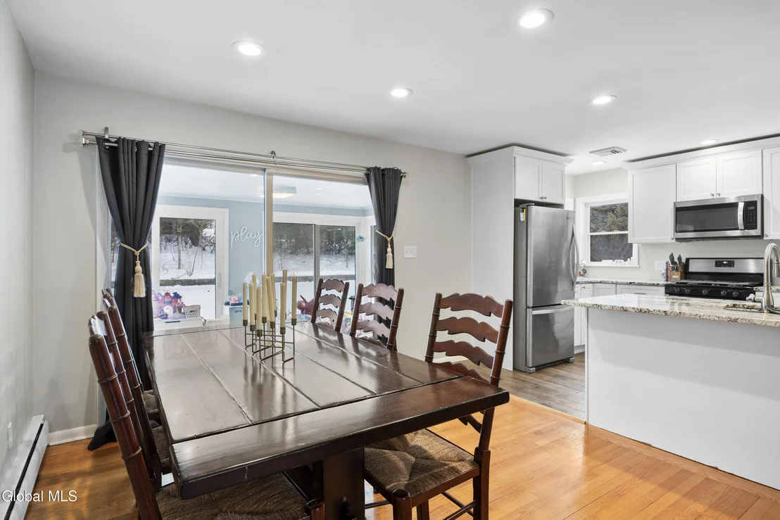 Photo of 27 Davis Avenue