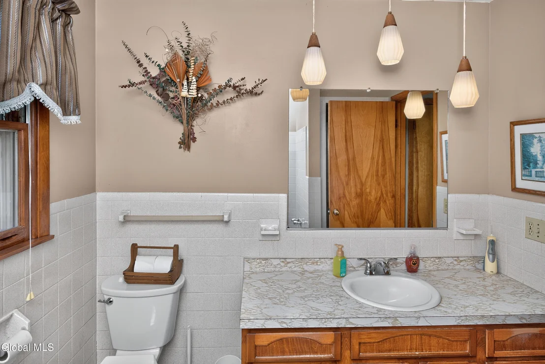 Photo of 137 Mammoth Spring Road