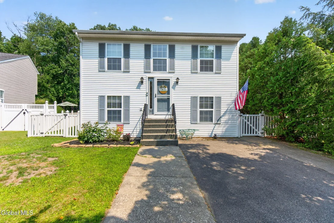 Photo of 37 Wicken Square