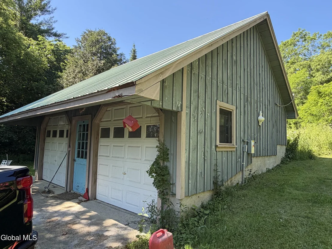 Photo of 2056 Creek Road