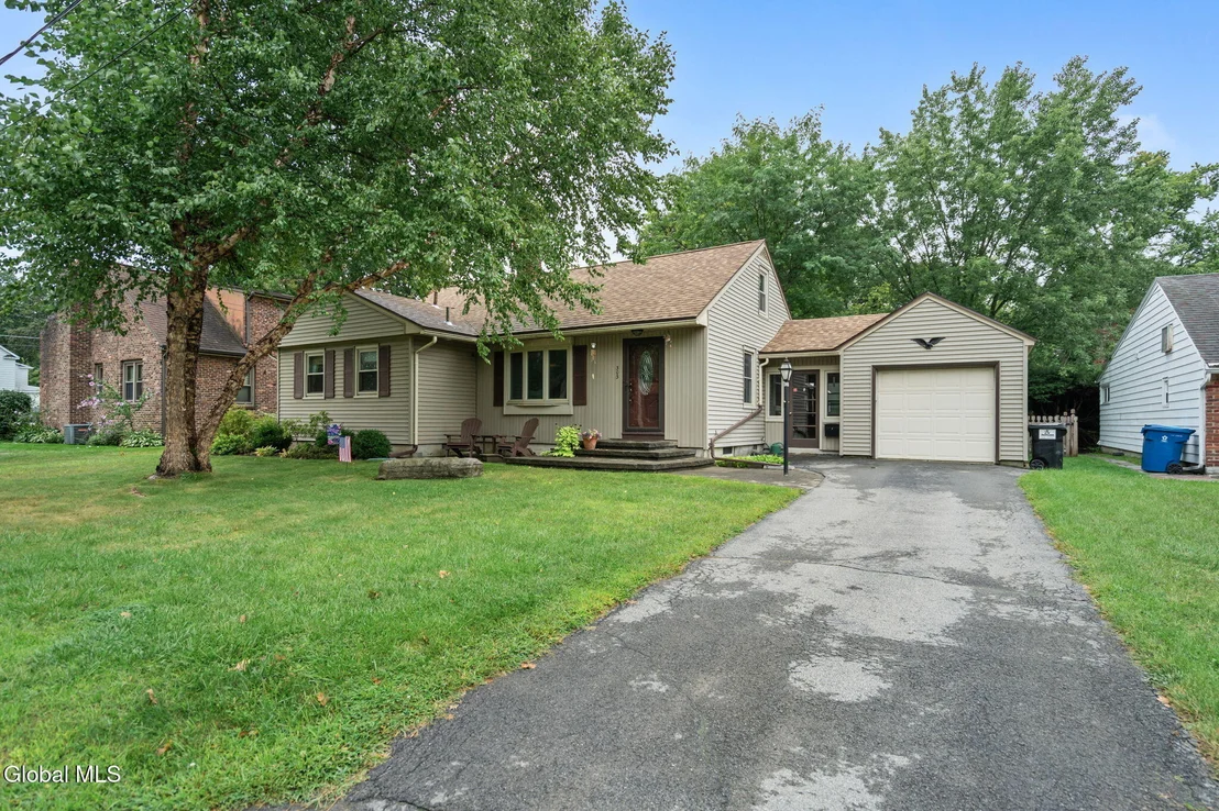 Photo of 303 Wren Street