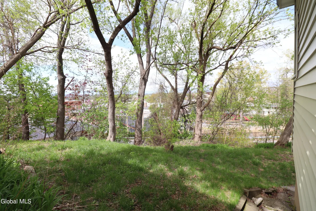 Photo of 10 Daggett Terrace