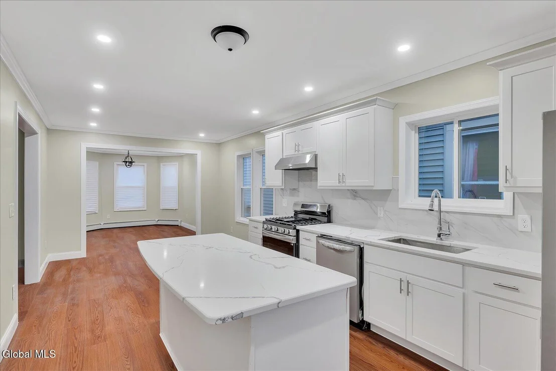 Photo of 27 Robinson Street