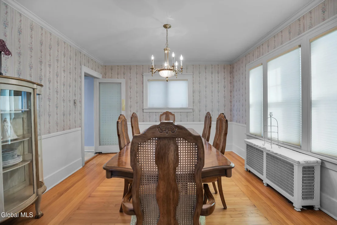 Photo of 820 Central Parkway