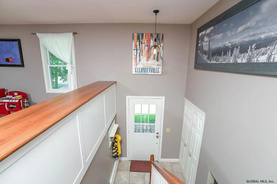 Photo of 31 OXFORD Circle