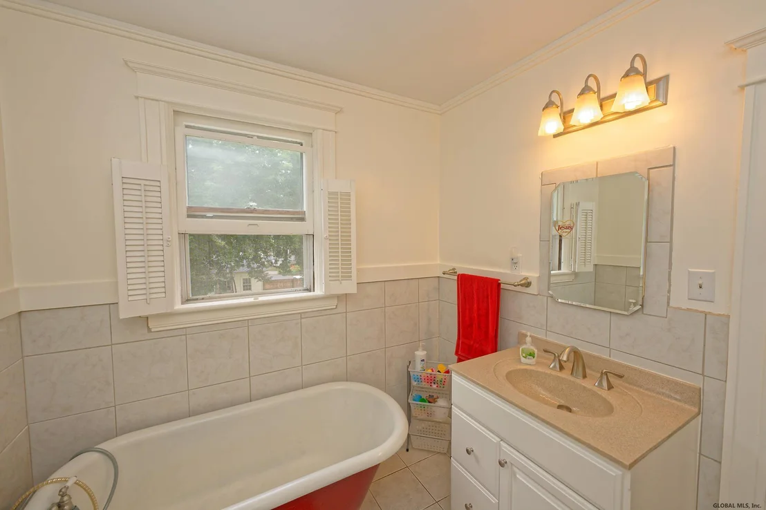 Photo of 115 1ST Street