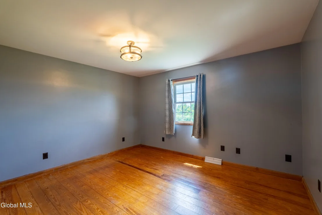 Photo of 31 Safford Road